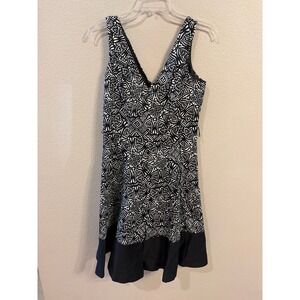 Nine West Dress Women 8 Black White Excellent Geometric Fit Flare Sleeveless